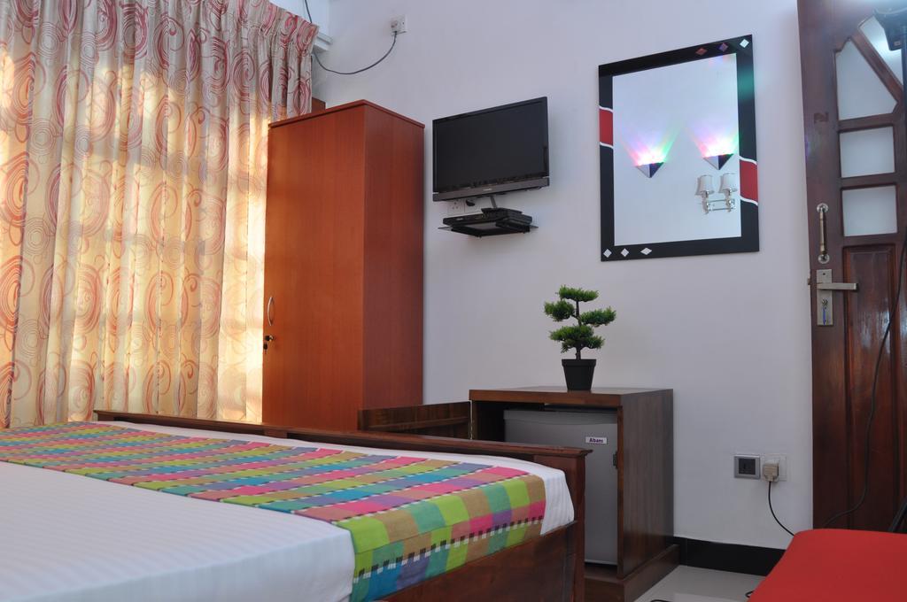 Guest Ryan Hotel Katunayaka Pokój zdjęcie