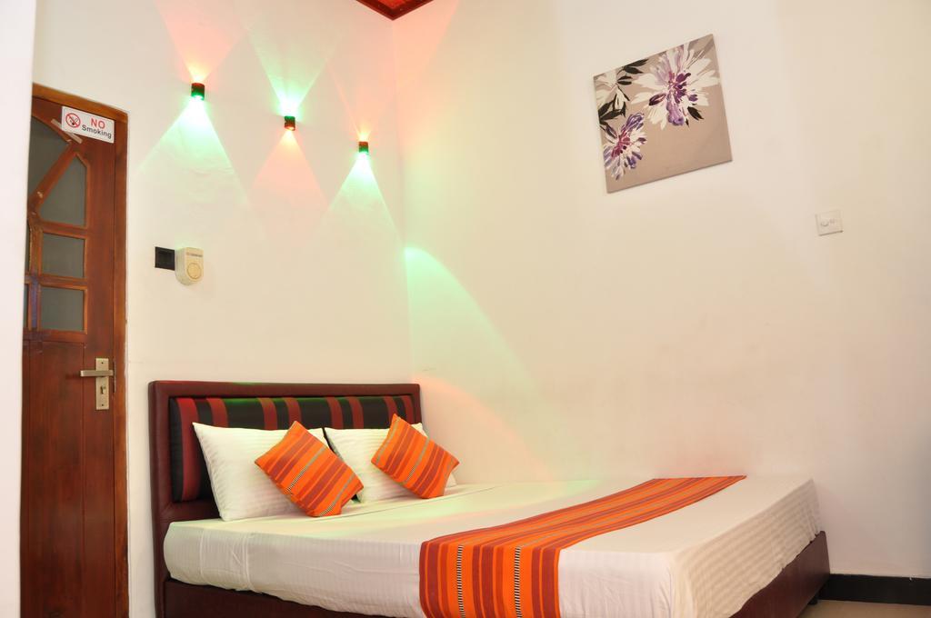 Guest Ryan Hotel Katunayaka Zewnętrze zdjęcie