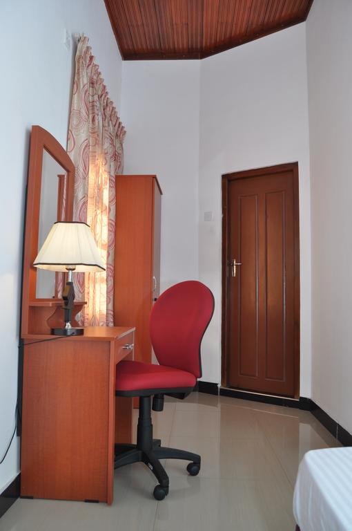 Guest Ryan Hotel Katunayaka Zewnętrze zdjęcie