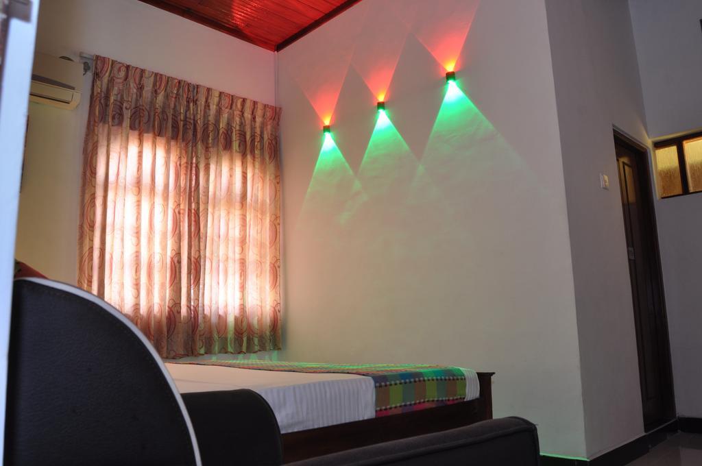 Guest Ryan Hotel Katunayaka Pokój zdjęcie
