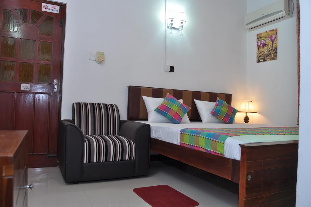 Guest Ryan Hotel Katunayaka Pokój zdjęcie