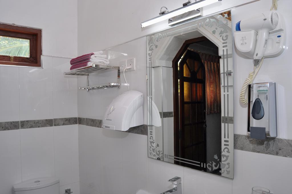 Guest Ryan Hotel Katunayaka Zewnętrze zdjęcie