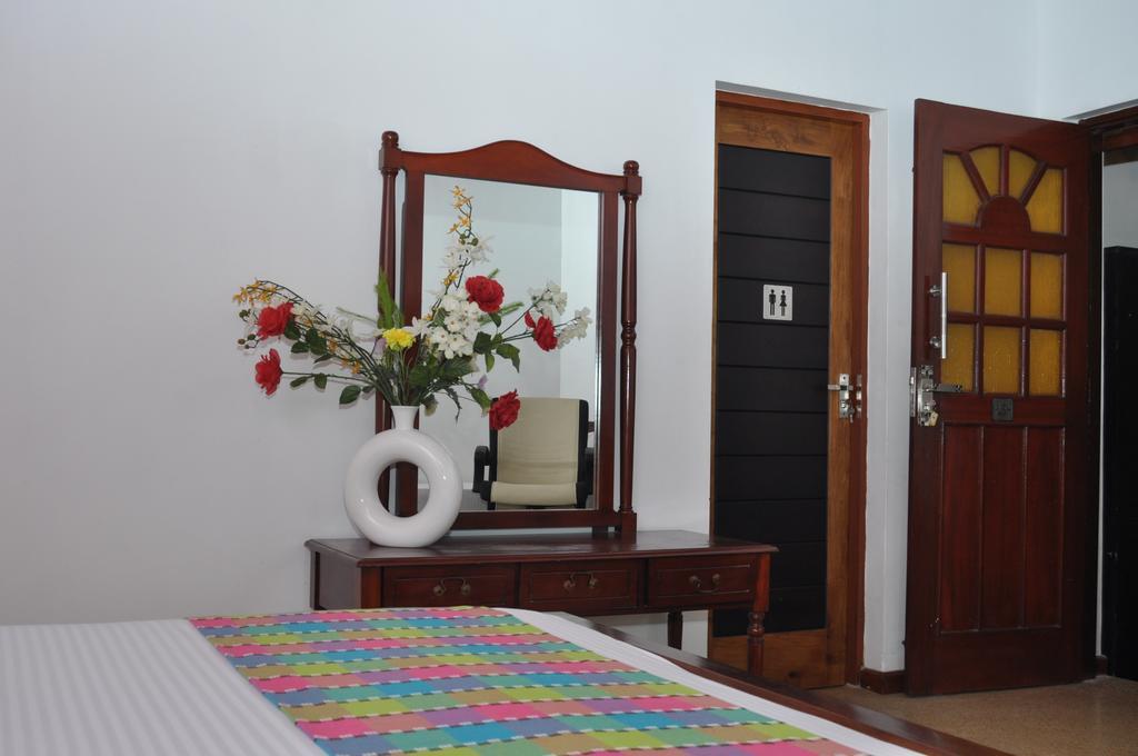 Guest Ryan Hotel Katunayaka Zewnętrze zdjęcie