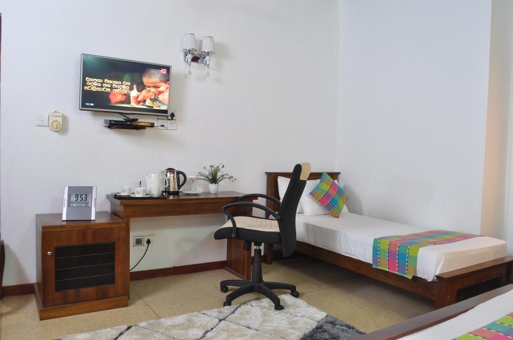 Guest Ryan Hotel Katunayaka Zewnętrze zdjęcie