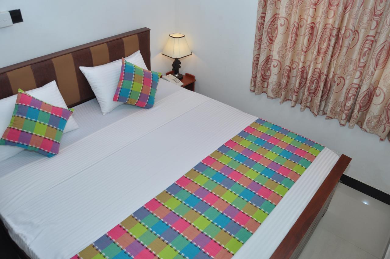 Guest Ryan Hotel Katunayaka Zewnętrze zdjęcie